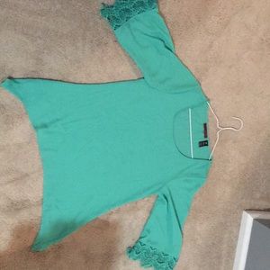 Women’s blouse xs BKE red